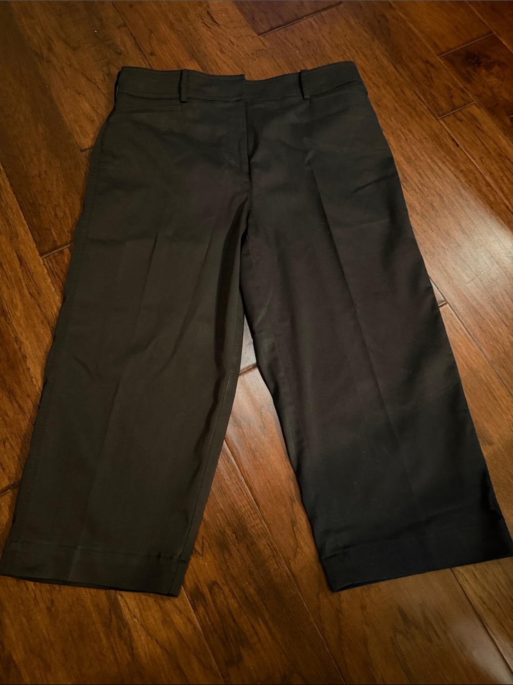 Chico's Black Cropped Wide-Leg Capri Pants